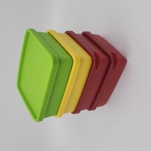 Tupperware Mini Square away set of 4 NEW